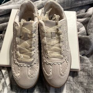 Chic Cream Lace-Up Women's Sneakers